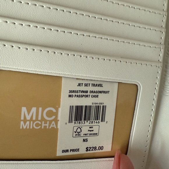 Michael Kors Pink Travel Passport Holder Wallet NWT - Picture 4 of 4